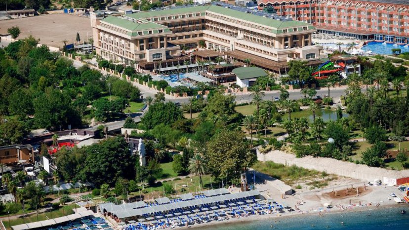 Crystal De Luxe Resort & Spa