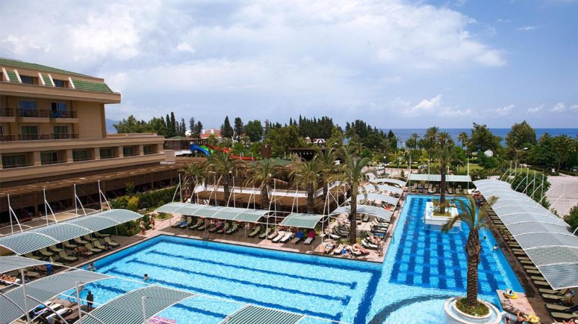 Crystal De Luxe Resort & Spa