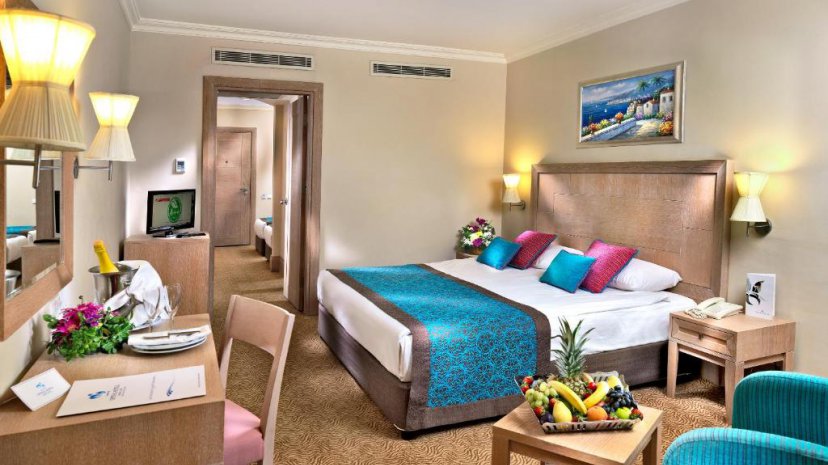 Crystal De Luxe Resort & Spa